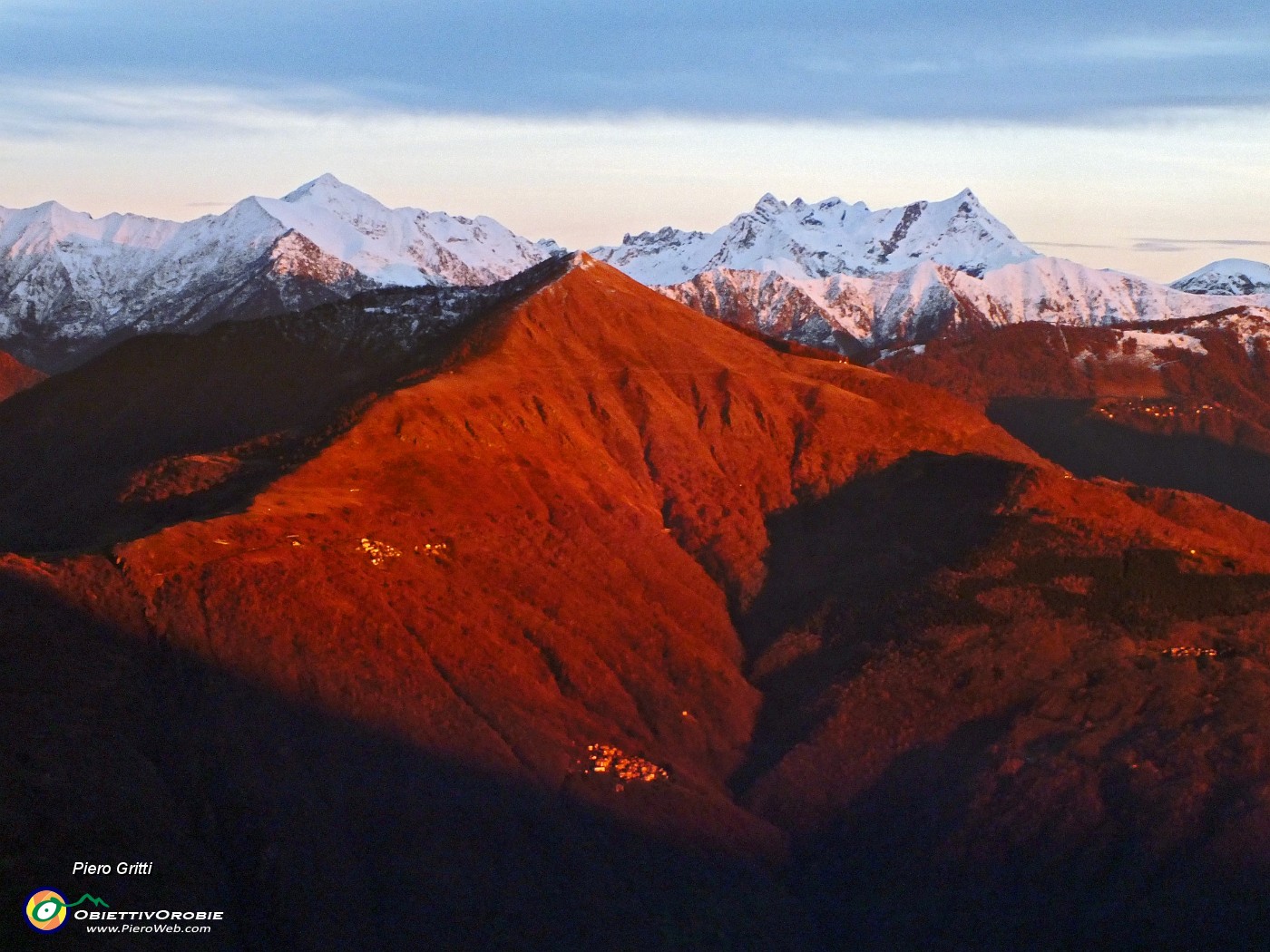 84 Monte Muggio in primo piano, Tre Signori sullo sfondo.JPG